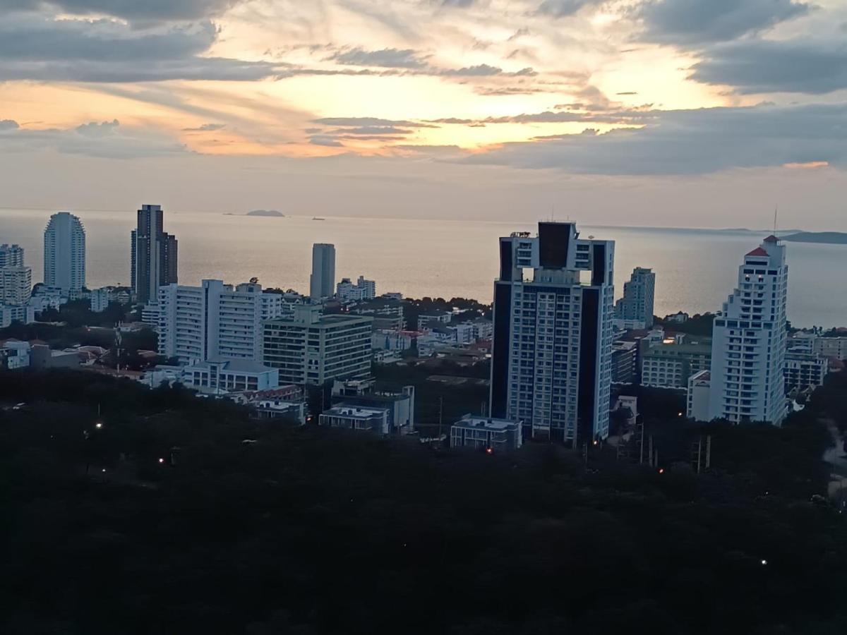 Unixx Condo Pattaya Near Walking Street ภายนอก รูปภาพ